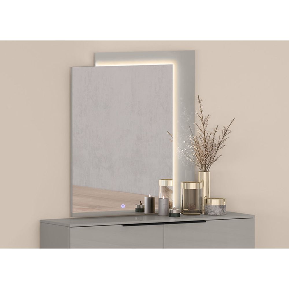 Mirrors Damien Mirror