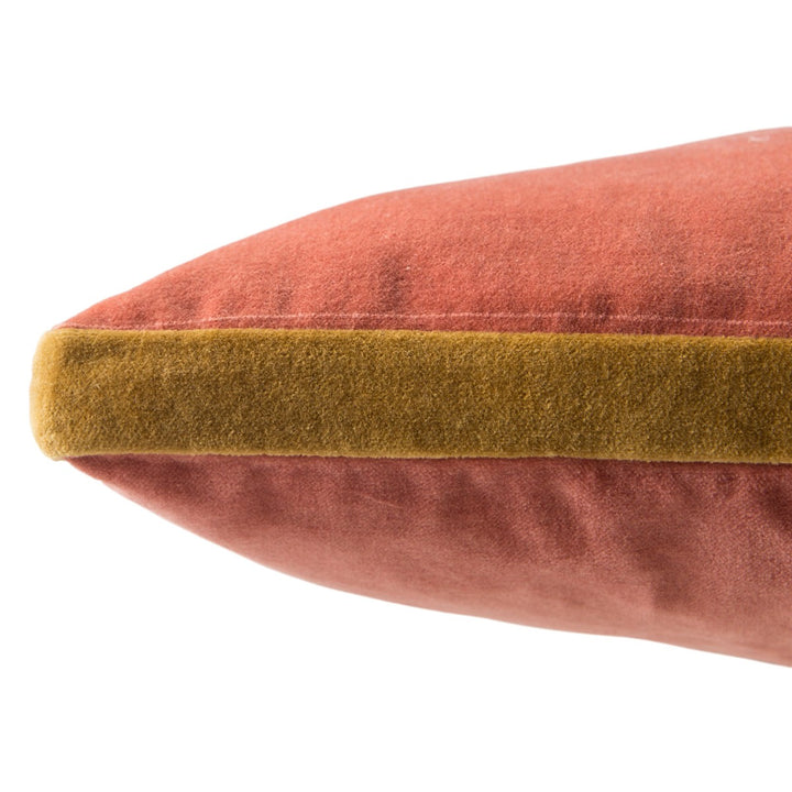 Jaipur Living Bryn Solid Pink/ Gold Poly Fill Pillow (18" Square)