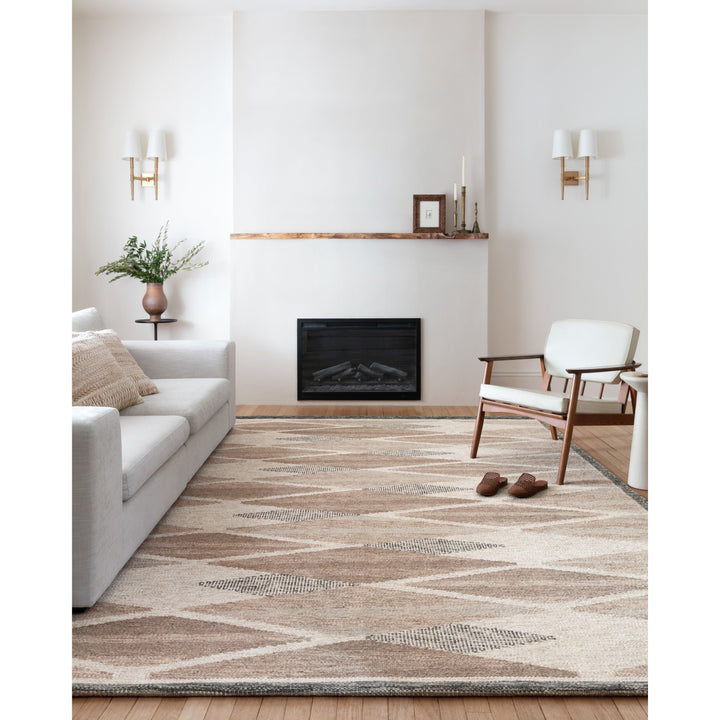 Loloi Evelina Taupe / Bark 2'-0" x 3'-0" Accent Rug