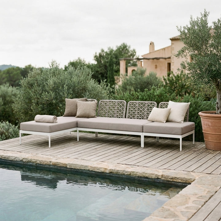 Daltun Outdoor Sectional Sofa