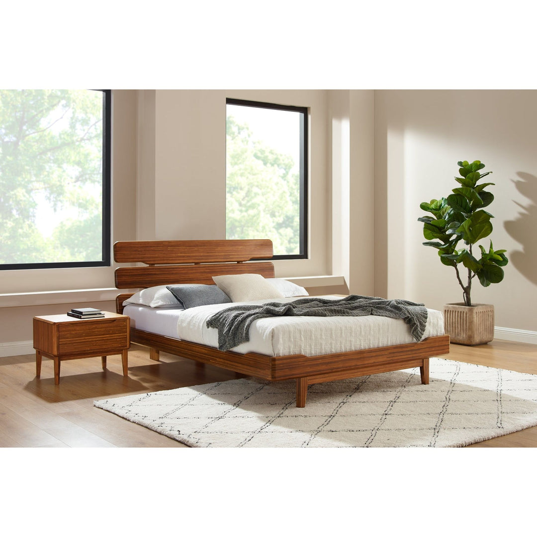 Currant Queen Platform Bed - Amber