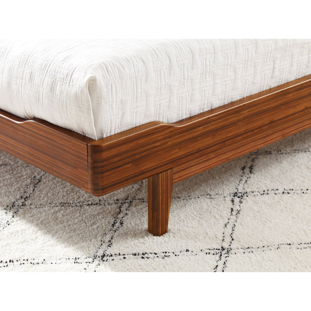 Currant Queen Platform Bed - Amber