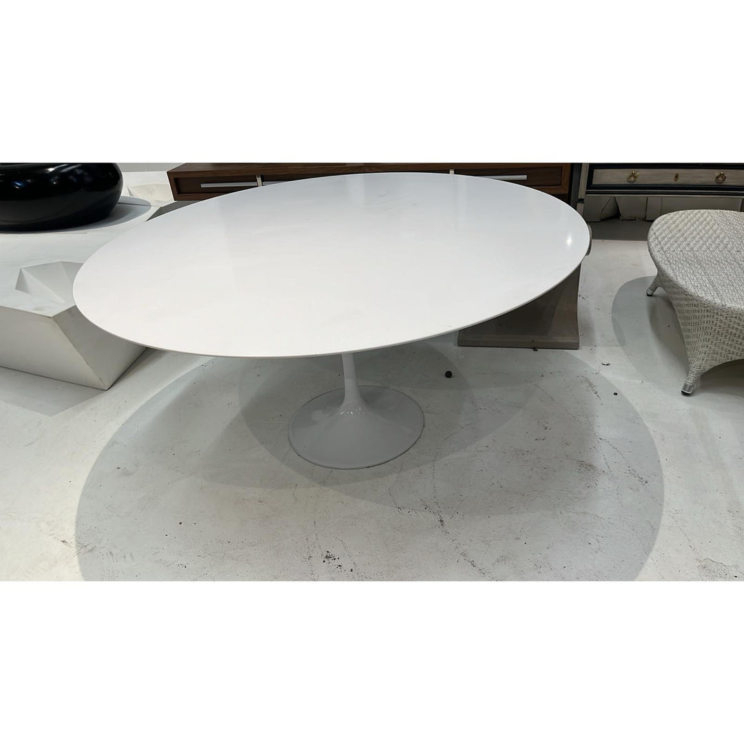 Quartz Pedestal Tulip Dining Table - Round