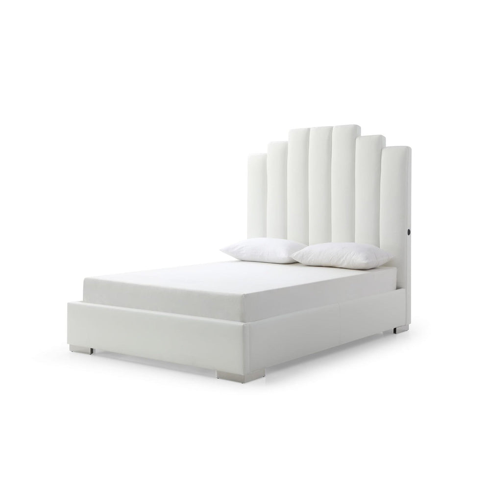 Jordan Queen Bed-Whiteline Modern Living-WHITELINE-BQ1688P-WHT-BedsWhite-2-France and Son
