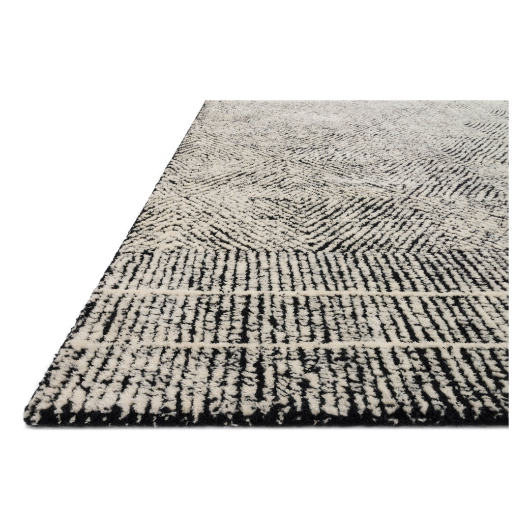 Loloi Kopa Black / Ivory 3'-6" x 5'-6" Accent Rug