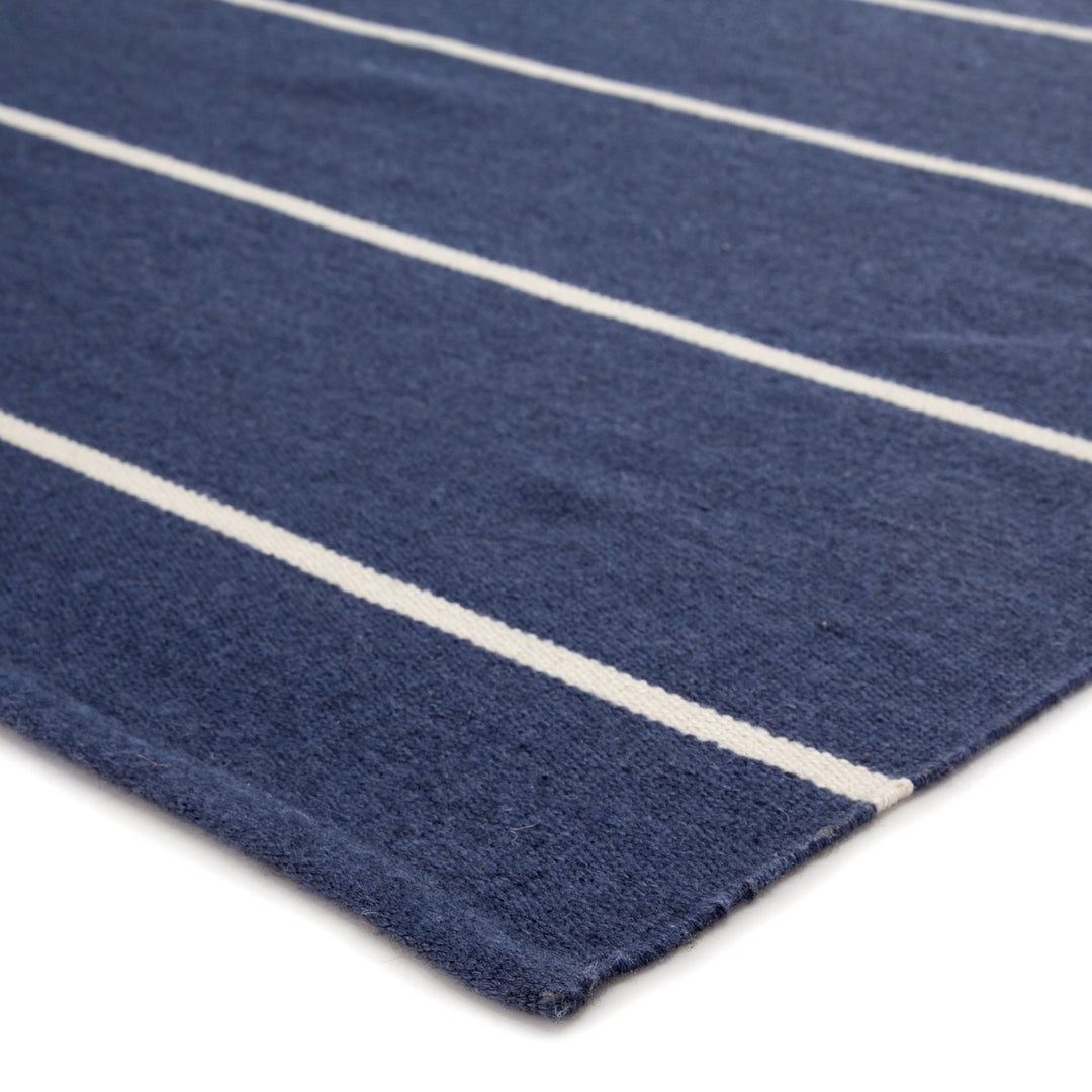 Jaipur Living Corbina Indoor/ Outdoor Striped Dark Blue/ Ivory Area Rug (7'6"X9'6")