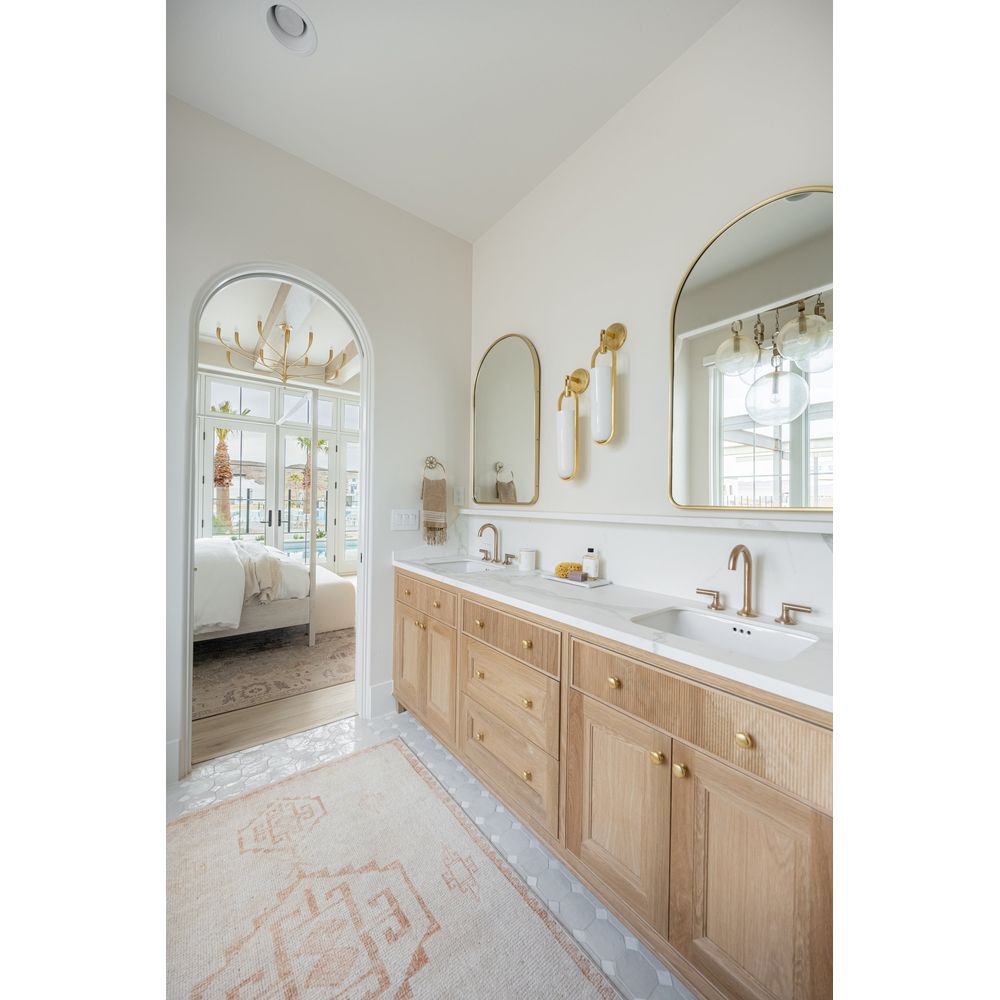 Chandeliers Nessa Chandelier - Vintage Brass 5 Lights