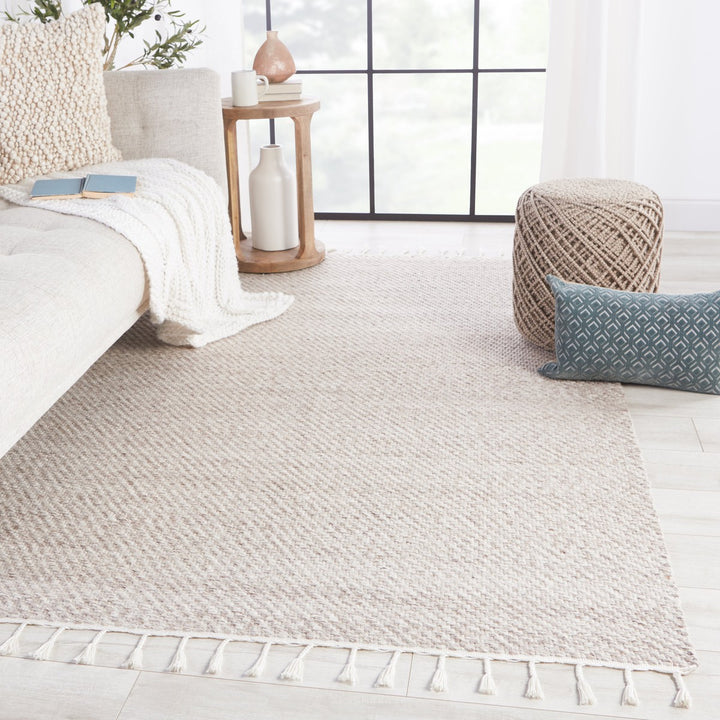 Jaipur Living Adria Indoor/ Outdoor Solid Cream/ Gray Area Rug (5'X8')