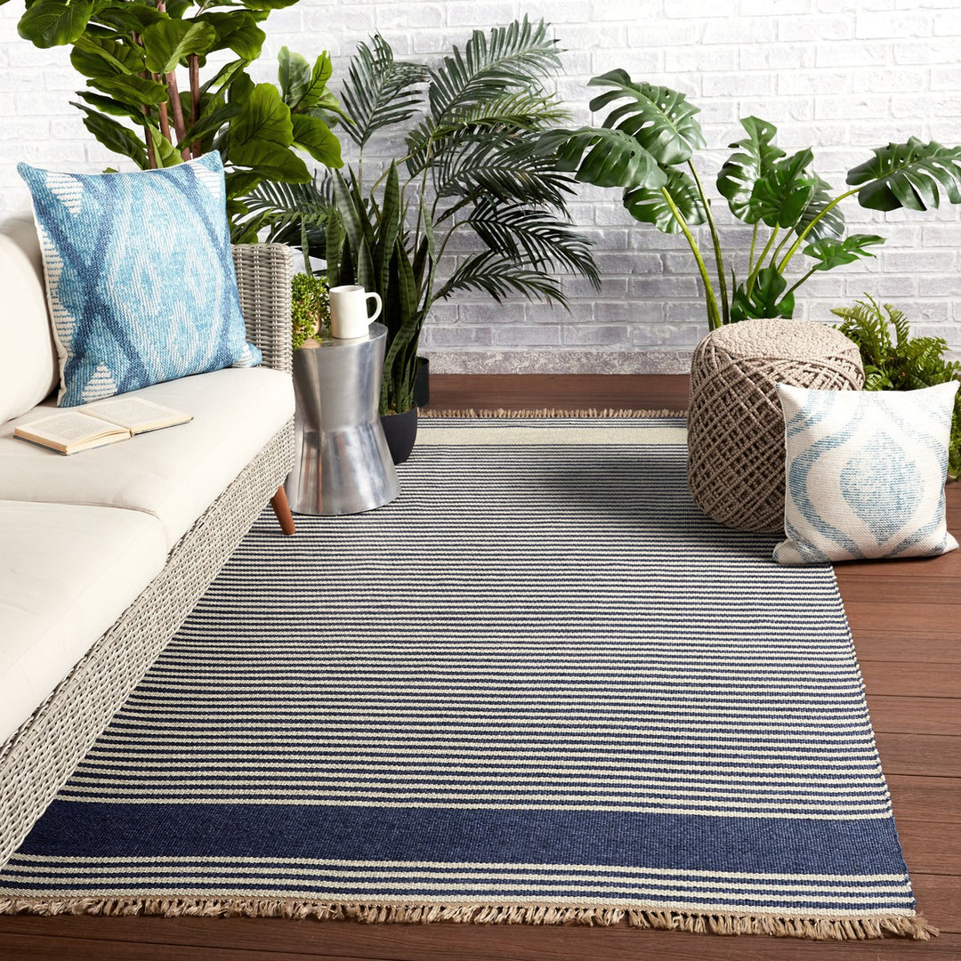 Vibe by Jaipur Living Strand Indoor/ Outdoor Striped Blue/ Beige Area Rug (7'6"X9'6")