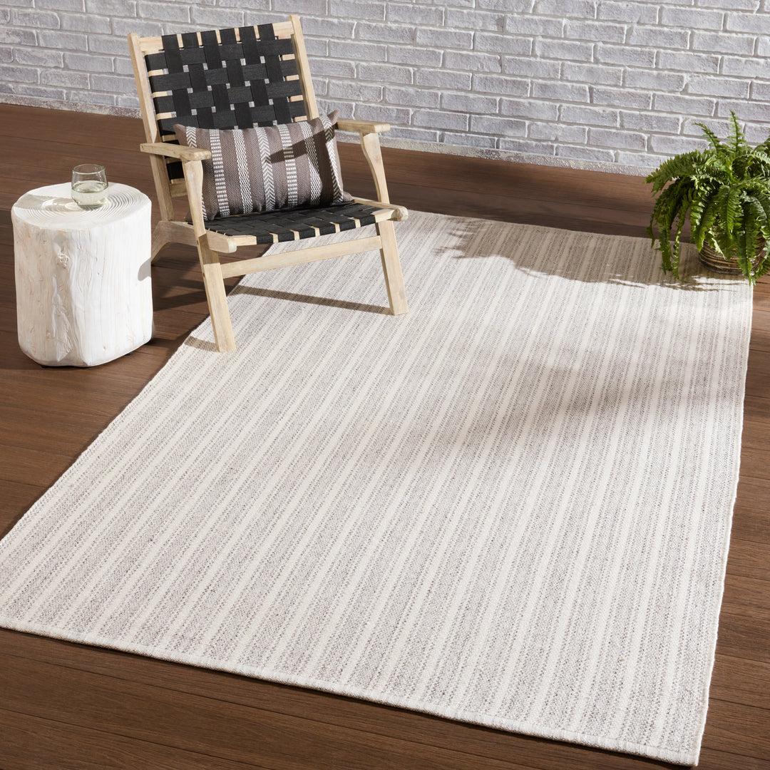 Jaipur Living Elis Indoor/ Outdoor Striped Light Gray/ Ivory Area Rug (2'X3')