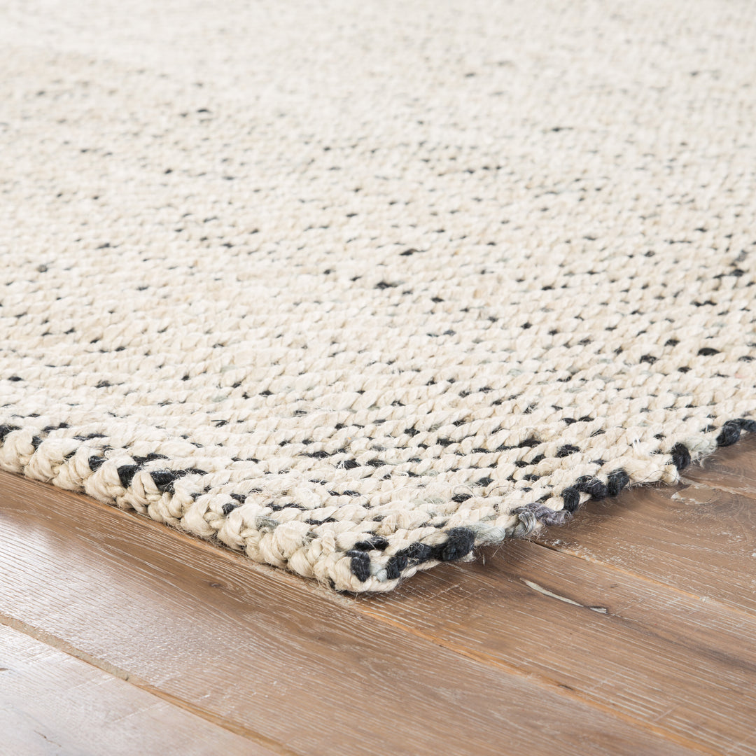 Jaipur Living Almand Natural Solid White/ Black Area Rug (4'X6')