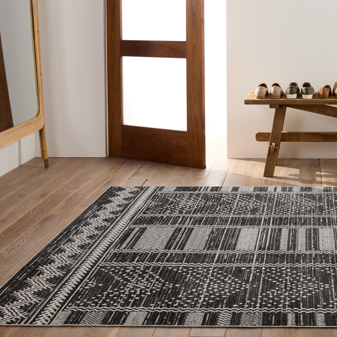 Vibe by Jaipur Living Mateo Tribal Black/ Light Gray Area Rug (5'3"X7')