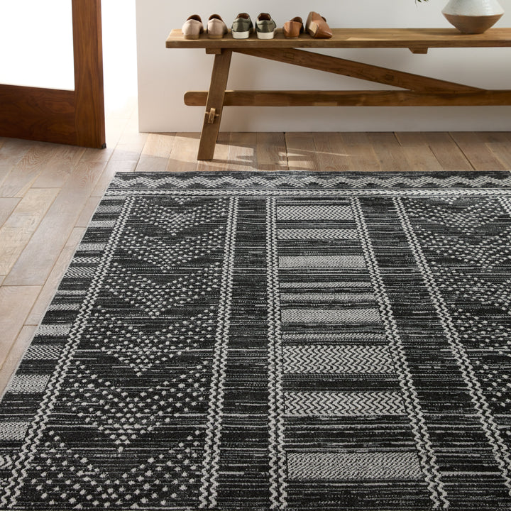 Vibe by Jaipur Living Mateo Tribal Black/ Light Gray Area Rug (9'X12')