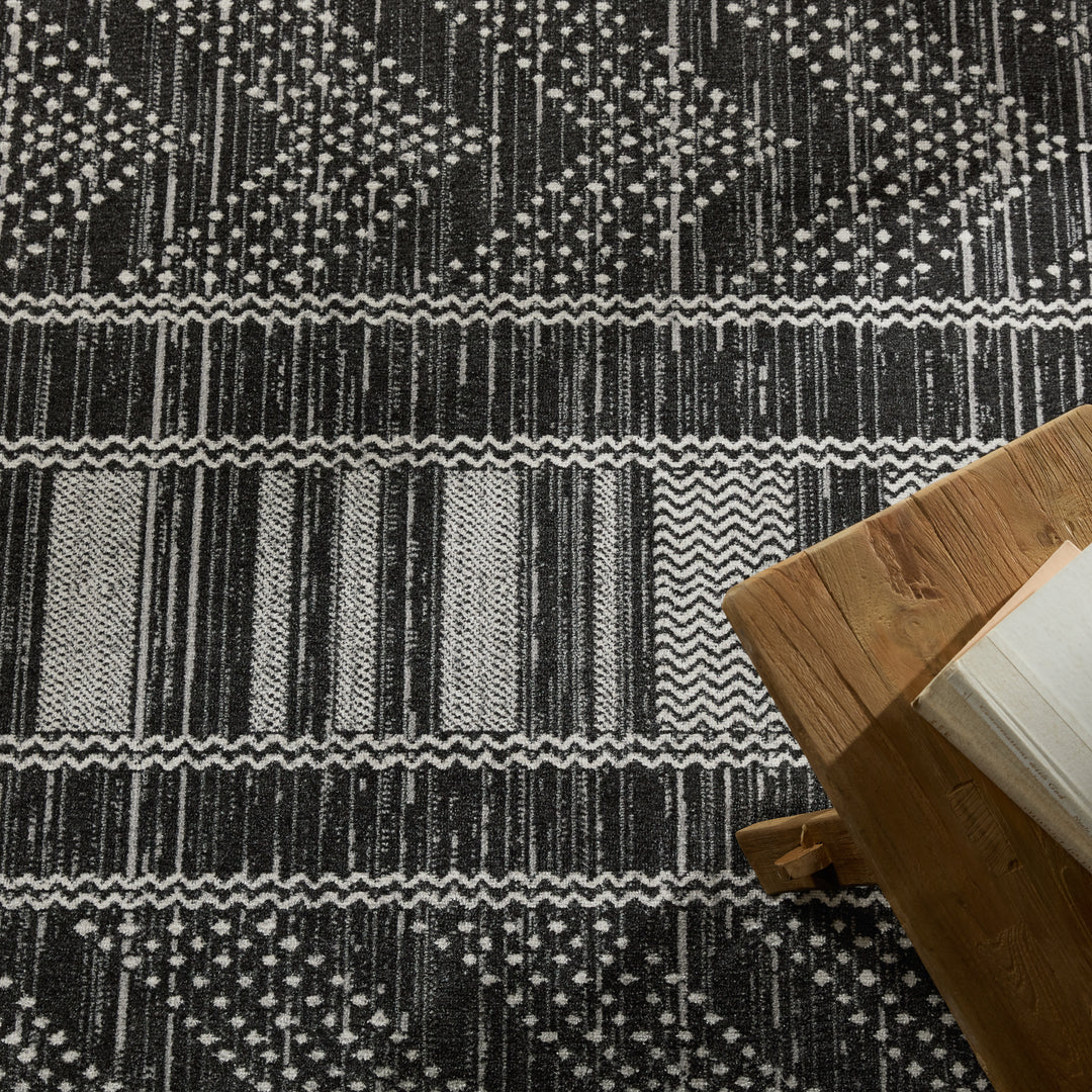 Vibe by Jaipur Living Mateo Tribal Black/ Light Gray Area Rug (6'7"X9'6")