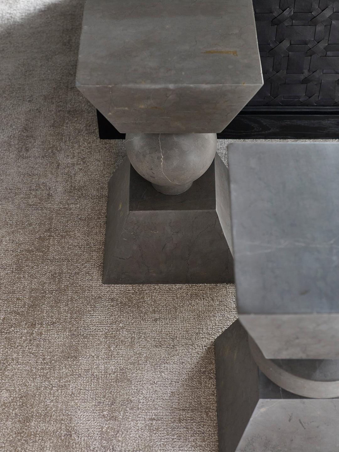 Haylan Spot Table