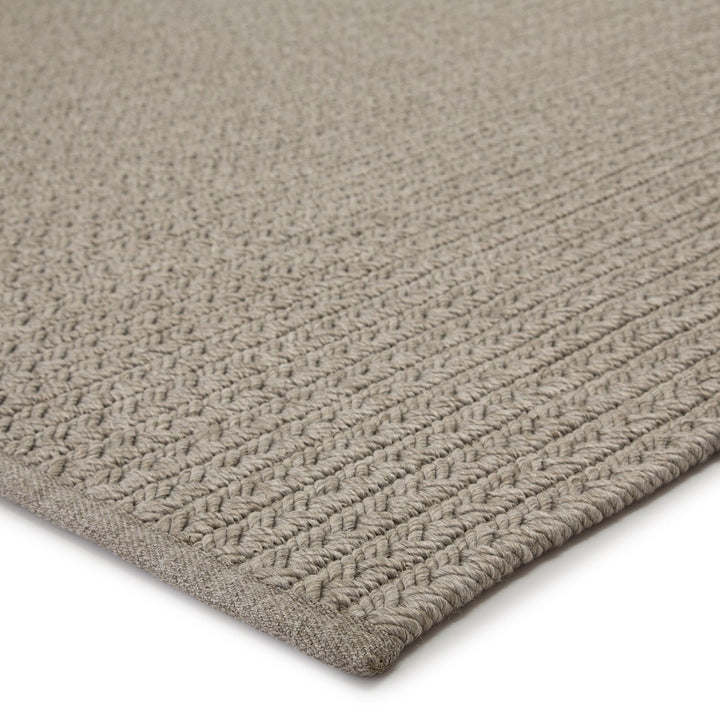 Jaipur Living Iver Indoor/ Outdoor Solid Light Gray Runner Rug (2'6"X8')