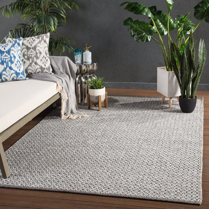 Jaipur Living Foster Indoor/ Outdoor Trellis Gray/ White Runner Rug (3'X12')