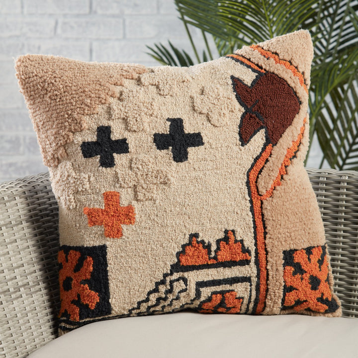 Jaipur Living Kika Indoor/ Outdoor Tribal Beige/ Orange Pillow Cover (22" Square)