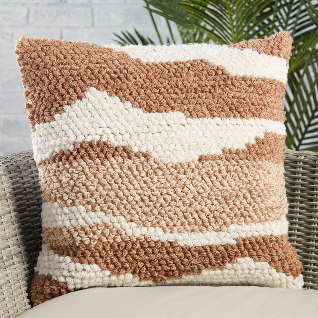 Jaipur Living Hasani Indoor/ Outdoor Abstract Tan/ White Poly Fill Pillow (22" Square)