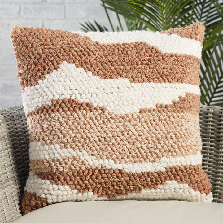 Jaipur Living Hasani Indoor/ Outdoor Abstract Tan/ White Pillow Cover (22" Square)