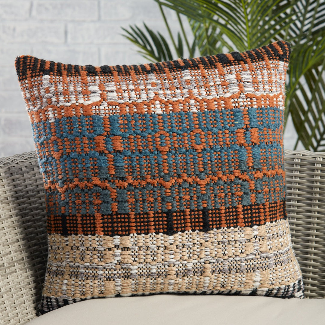 Jaipur Living Zyan Indoor/ Outdoor Trellis Orange/ Blue Pillow Cover (22" Square)