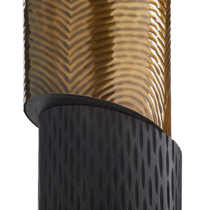 Sterlingford Floor Lamp - Black