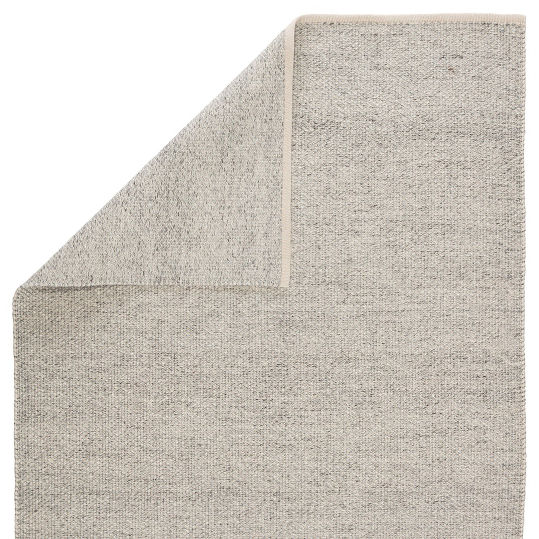 Jaipur Living Lamanda Indoor/ Outdoor Solid Light Gray/ Ivory Area Rug (5'X8')