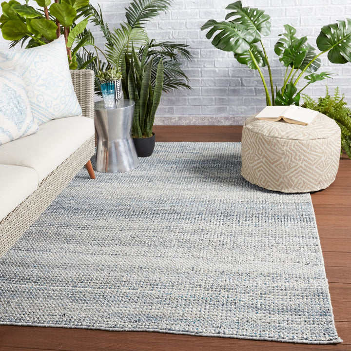 Jaipur Living Crispin Indoor/ Outdoor Solid Blue/ White Area Rug (7'10"X10'10")