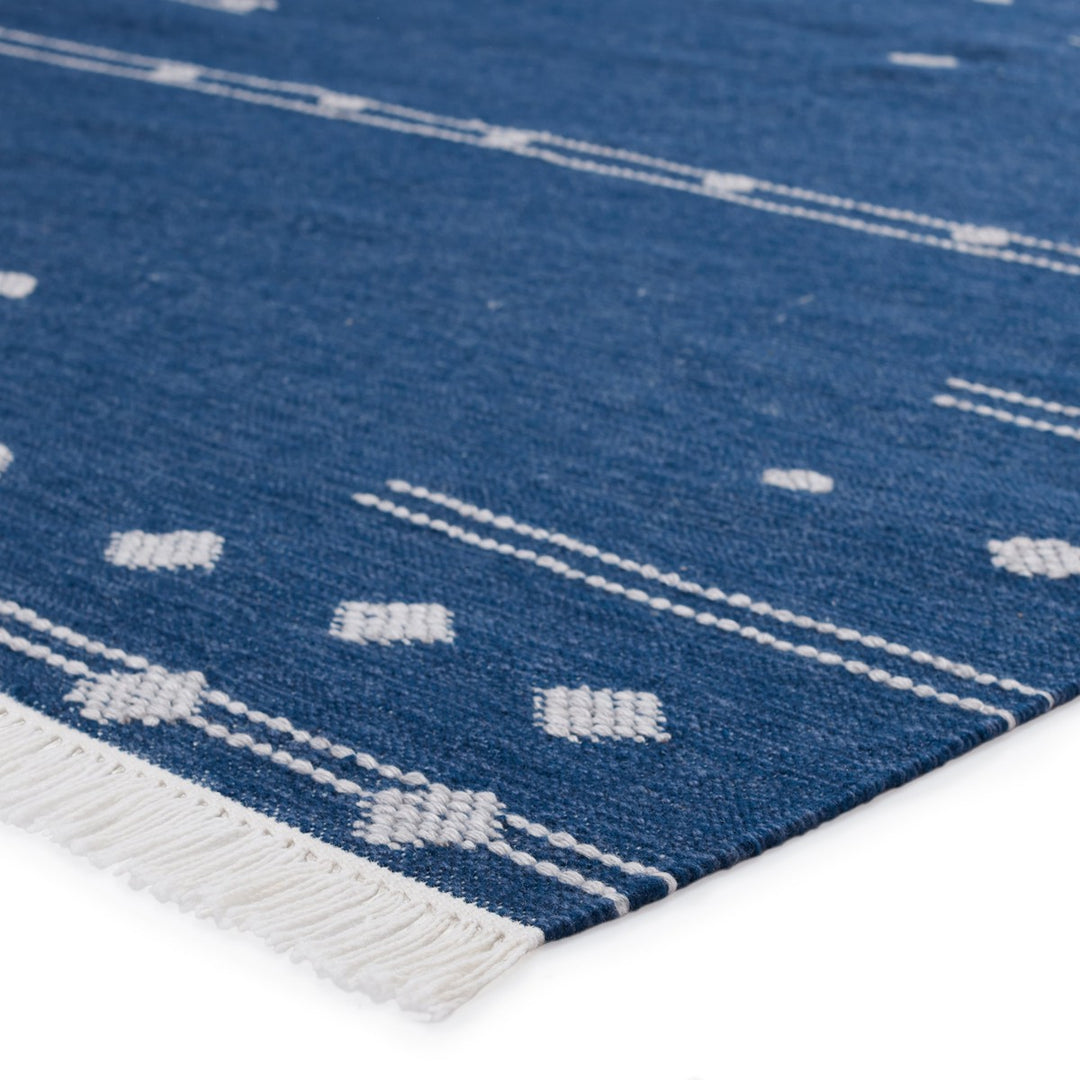 Jaipur Living Calli Indoor/ Outdoor Geometric Blue/ White Area Rug (5'X8')