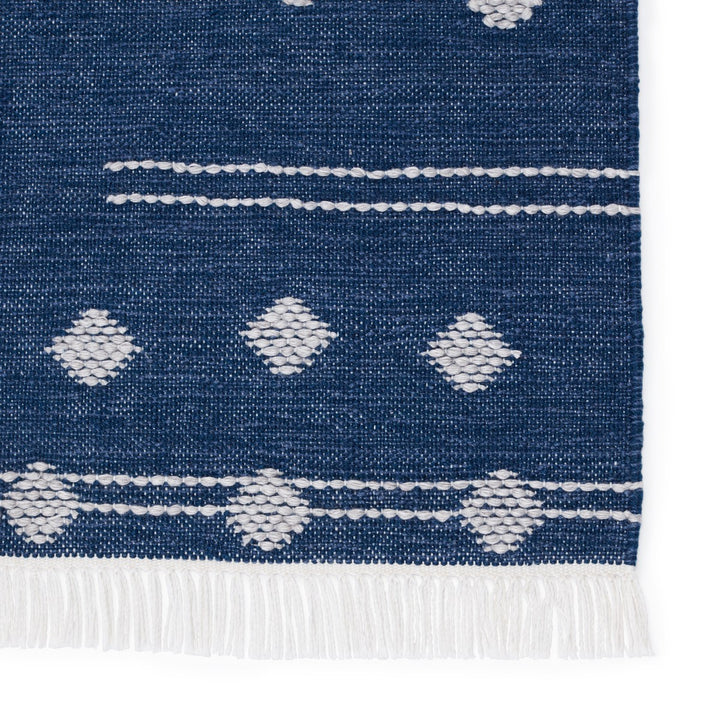 Jaipur Living Calli Indoor/ Outdoor Geometric Blue/ White Area Rug (5'X8')