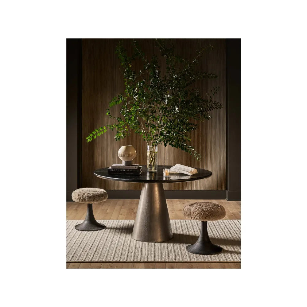 Kira Stool