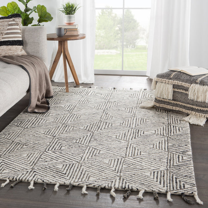 Nikki Chu by Jaipur Living Montblanc Handmade Geometric Ivory/ Gray Area Rug (5'X8')