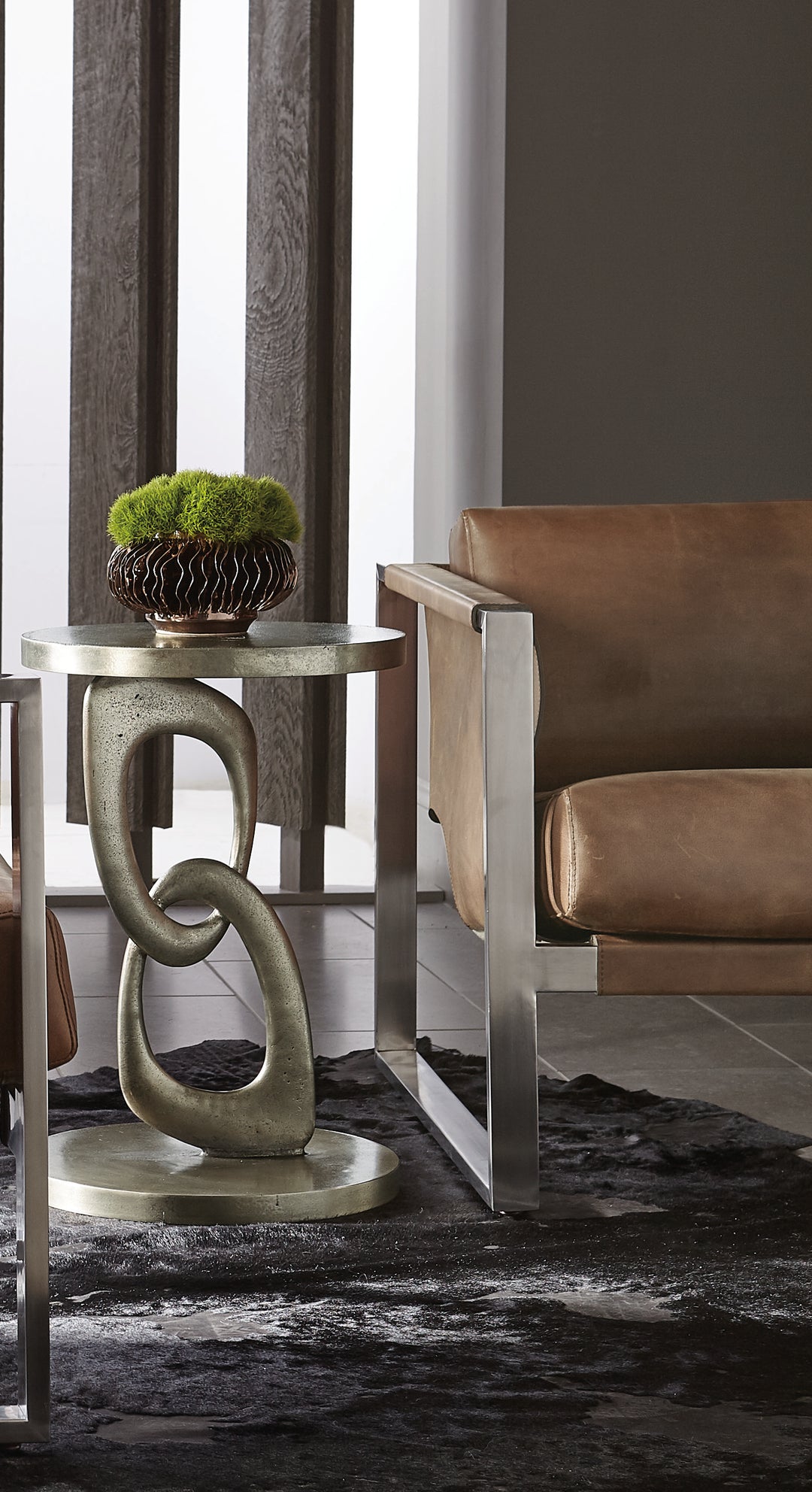 Linea Pedestal Side Table