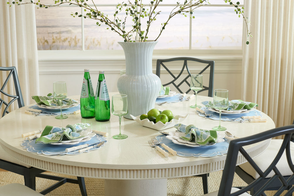 Amoy Vase, Cool White