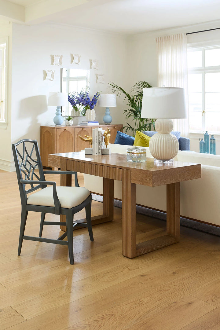 Arlo Desk
