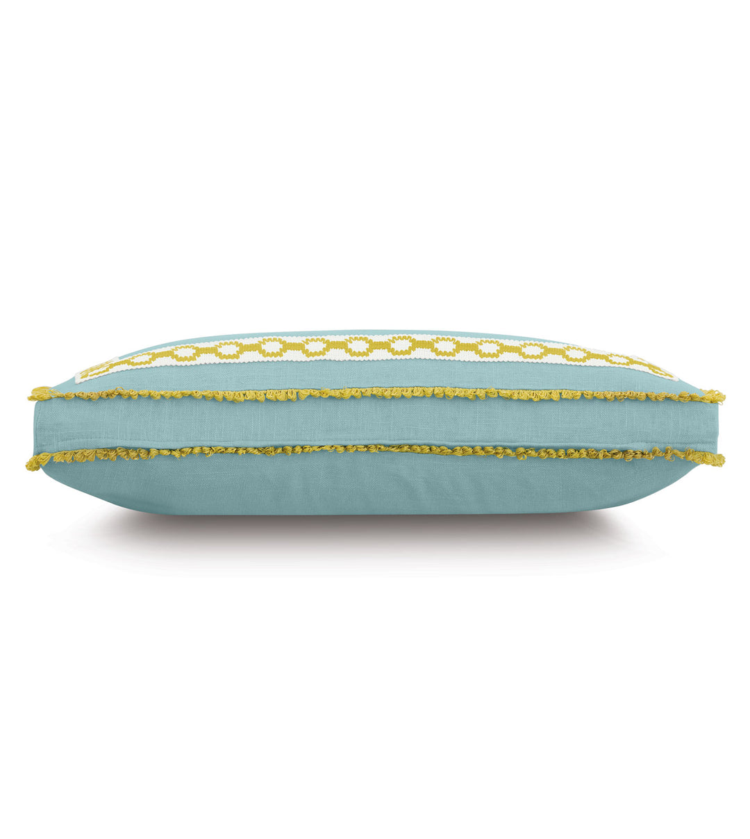 Villa Blanca Boxed Decorative Pillow