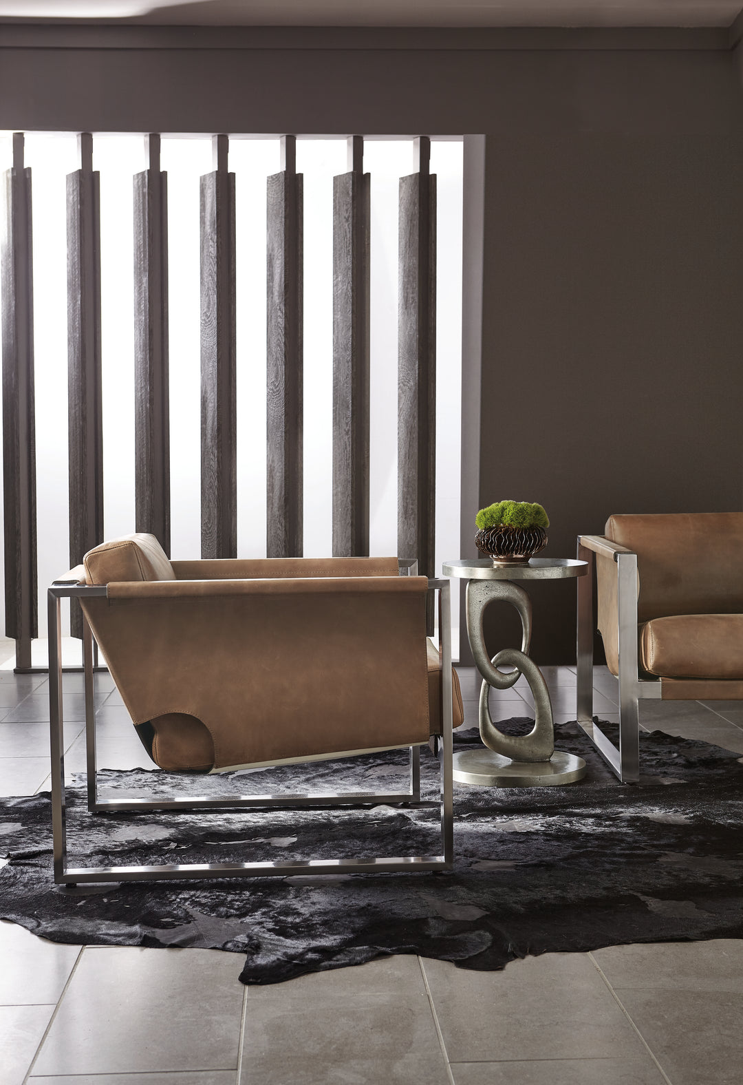Linea Pedestal Side Table