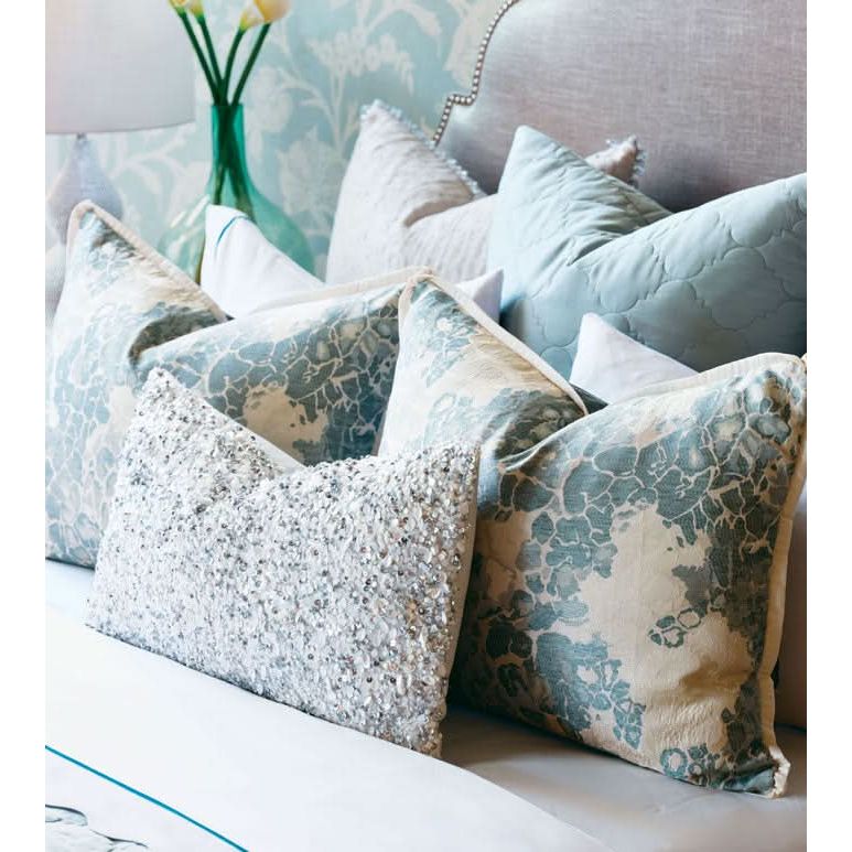 Bedding: Shams Úrsula Platinum Bolster