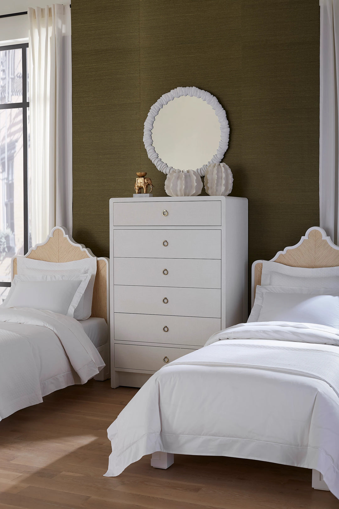 Bryant Linen  6-Drawer