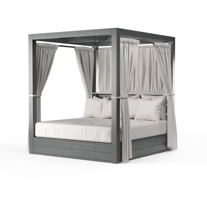 Outdoor Daybeds Redondo Resort King Day Bed in Cast Silver, No Welt