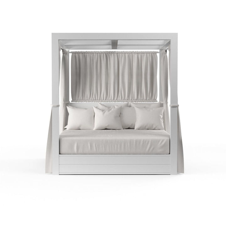 Outdoor Daybeds Newport Resort King Daybed in Cast Silver, No Welt