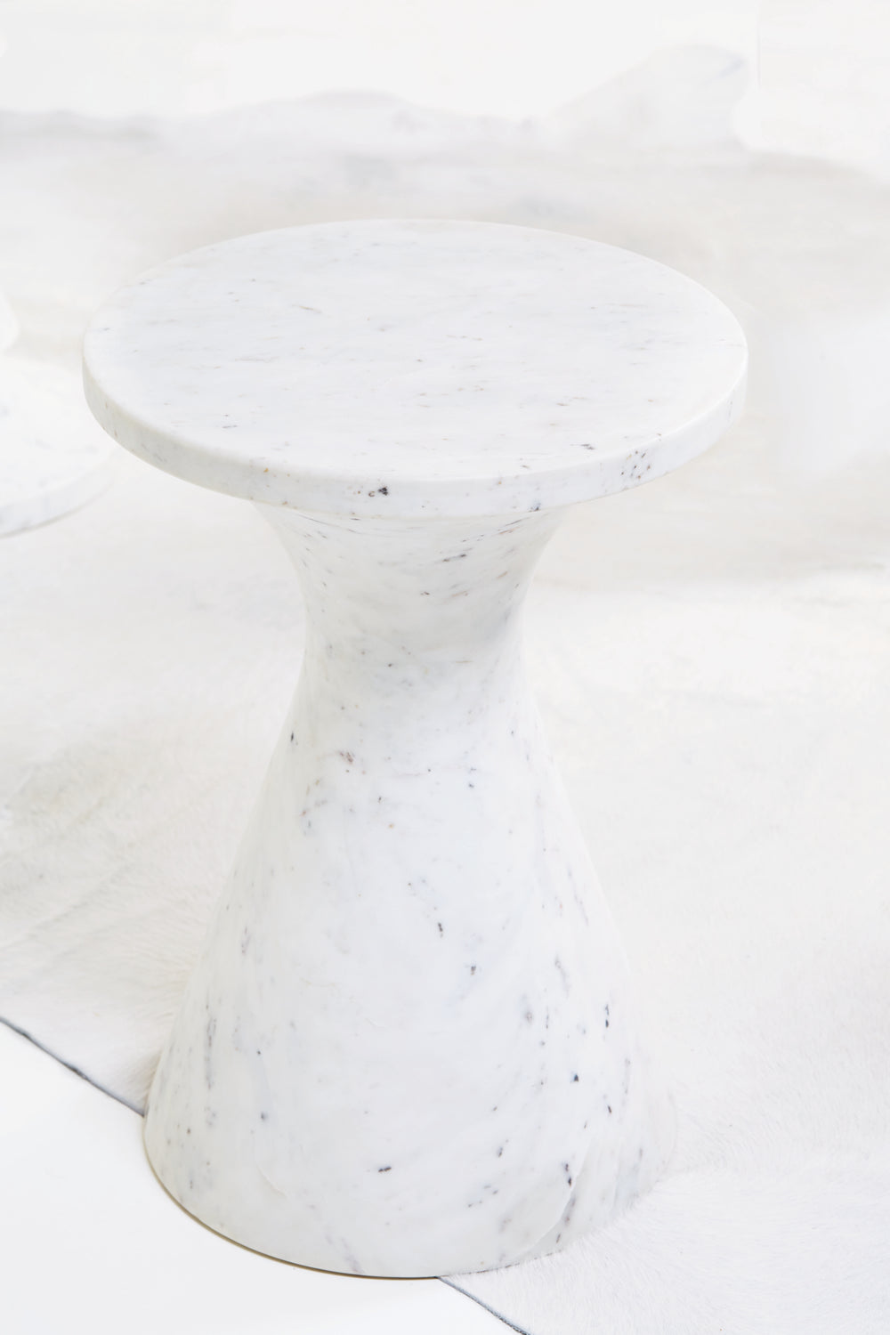Isabelle Drink Table