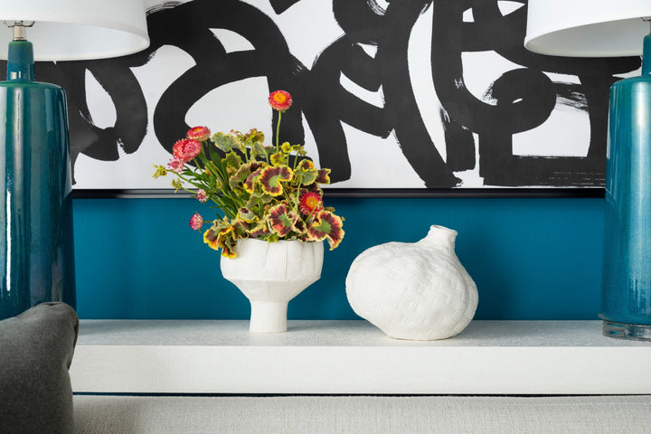 Krissa Small Vase, Blanc de Chine