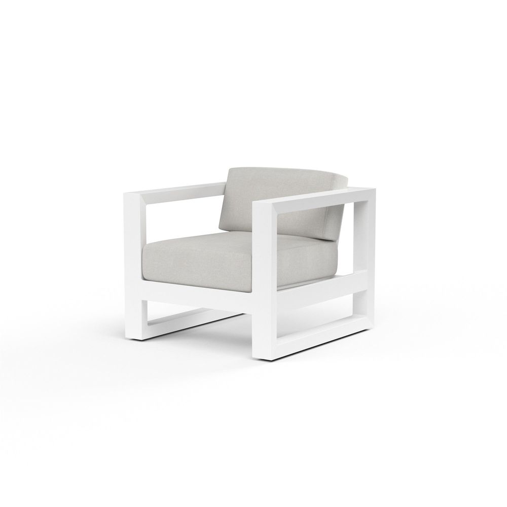 Outdoor Lounge Chairs Newport Club Chair in Cast Silver, No Welt