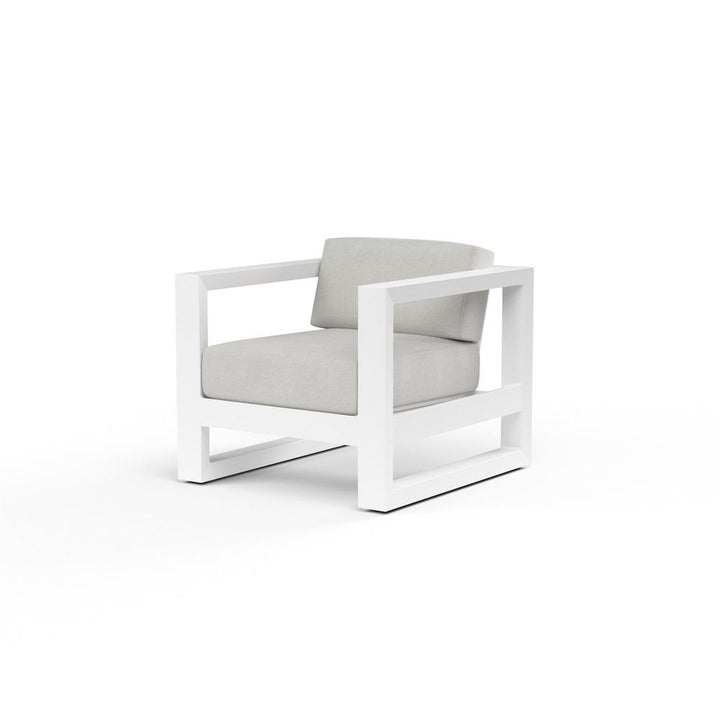 Outdoor Lounge Chairs Newport Club Chair in Cast Silver, No Welt