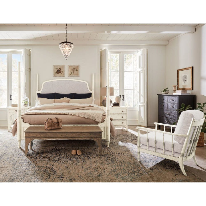 Beds Americana King Upholstered Poster Bed - Light Wood