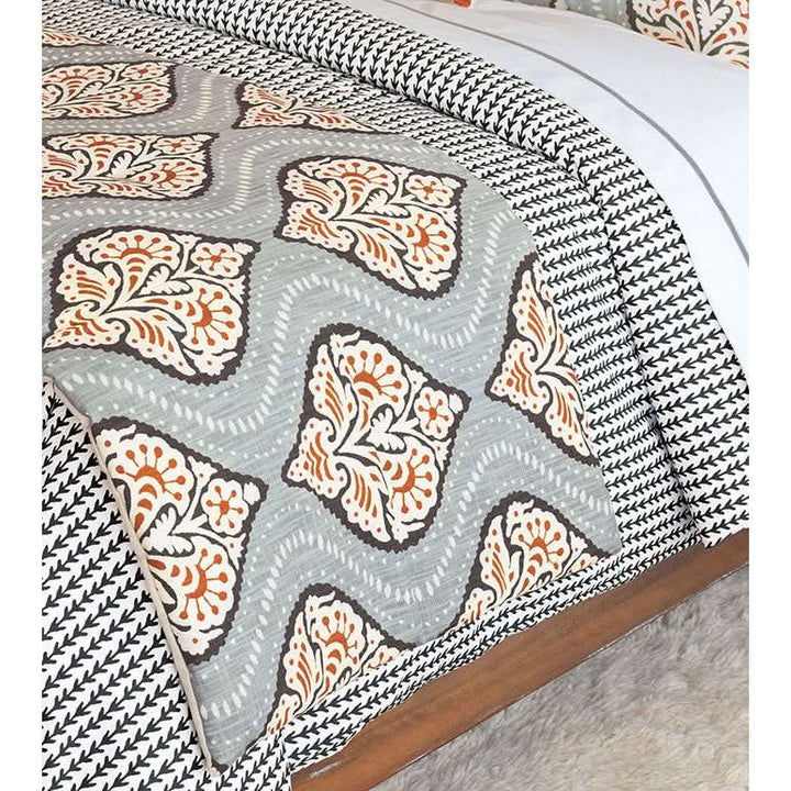 Bedding: Bed Scarves Shimmering Ogee Bed Scarf