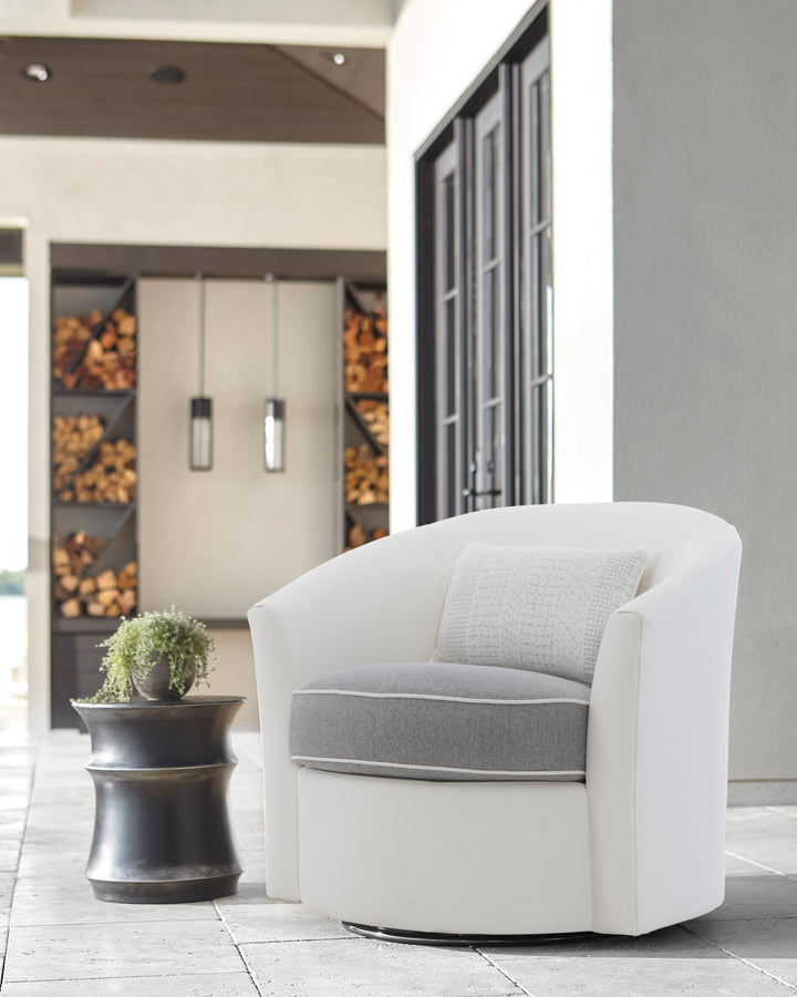 Maya Round Outdoor Accent Table