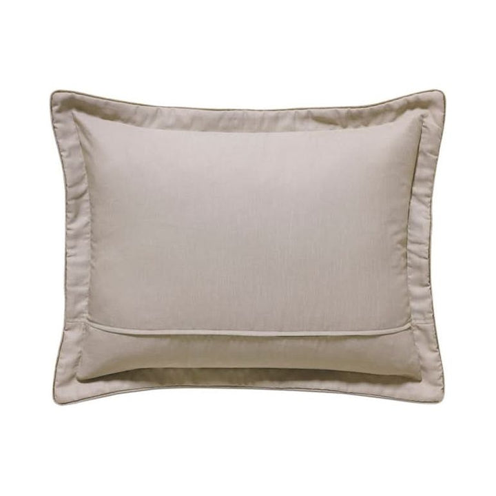 Bedding: Shams Majestic Standard/King Sham