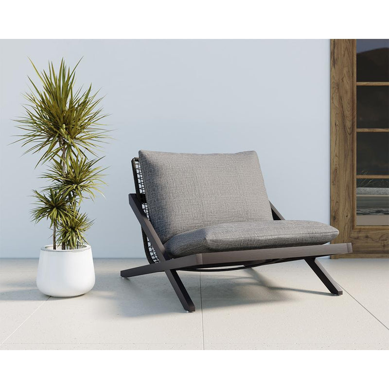 Bari Lounge Chair-Sunpan-STOCKR-SUNPAN-106665-Outdoor LoungeRegency White-3-France and Son